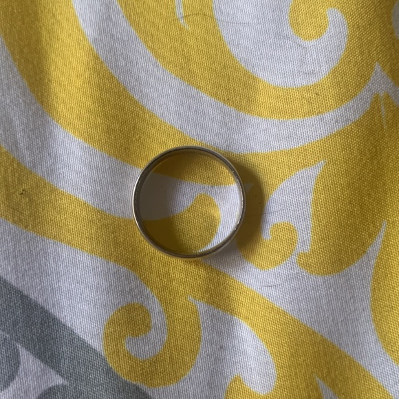 Size 7 sterling silver band plain - Picture 2 of 3